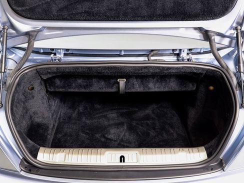 Used 2018 Rolls-Royce Dawn RWD image 18