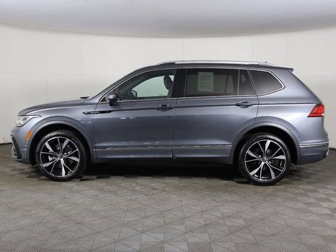 Used 2022 Volkswagen Tiguan SEL R-Line image 19