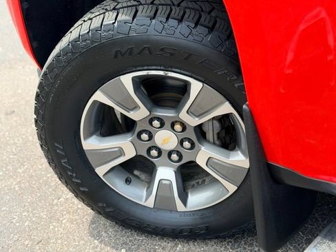Used 2015 Chevrolet Colorado Z71 AWD/4WD image 25