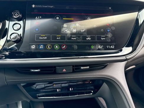 Used 2022 Buick Envision Avenir w/ Technology Package II FWD image 19
