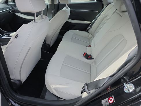 Used 2022 Hyundai Sonata SEL w/ Convenience Package image 16