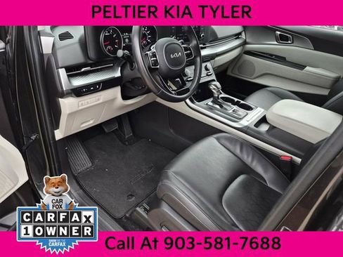 Used 2024 Kia Carnival LX FWD image 20
