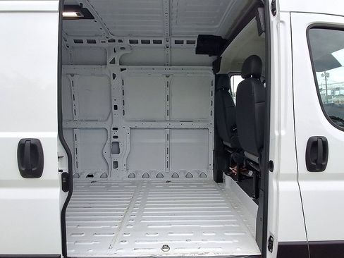 Used 2026 RAM ProMaster 2500 w/ Convenience Group FWD image 26