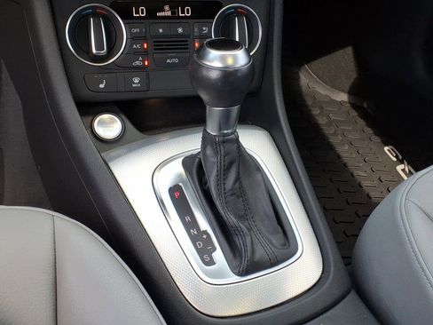 Used 2018 Audi Q3 2.0T Premium w/ Convenience Package image 14