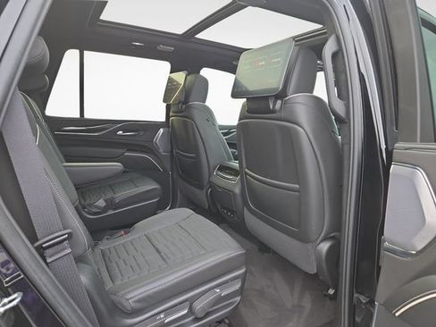 Certified 2024 Cadillac Escalade Sport Platinum w/ LPO, ONYX Package AWD/4WD image 40