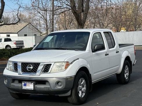 Used 2010 Nissan Frontier SE image 3