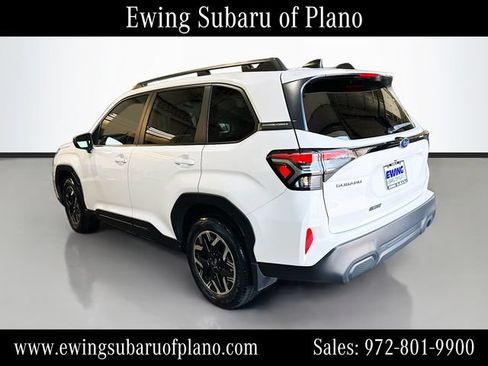 Used 2025 Subaru Forester Premium AWD/4WD image 5