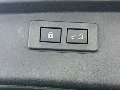 Used 2025 Subaru Outback Premium AWD/4WD image 32