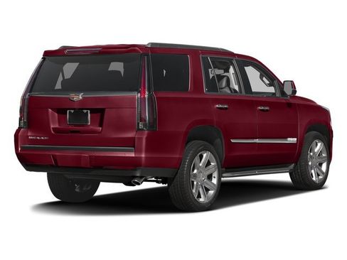 Used 2017 Cadillac Escalade Luxury AWD/4WD image 2