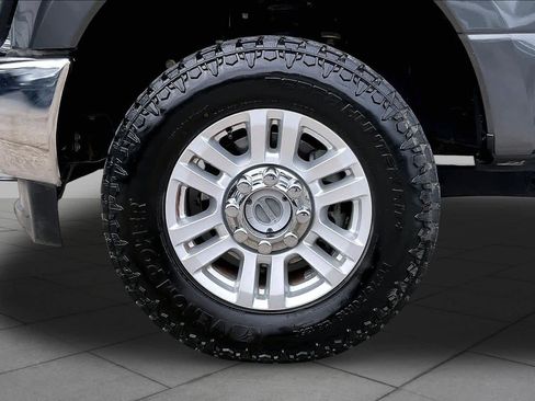 Used 2019 Ford F250 XL w/ STX Appearance Package AWD/4WD image 11