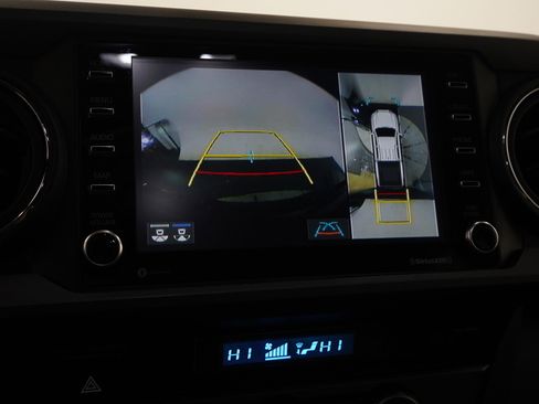 Used 2023 Toyota Tacoma w/ TRD Package image 22