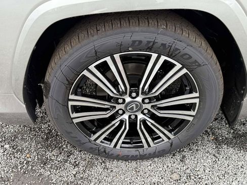 New 2025 Lexus LX 600 4WD w/ Luxury Package image 7