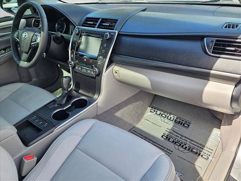Used 2017 Toyota Camry XLE w/ Moonroof Package FWD image 23
