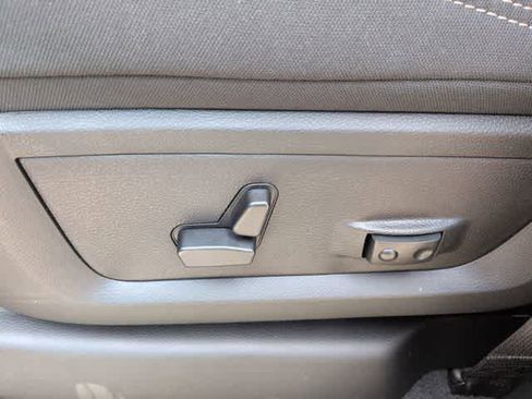 New 2026 RAM 3500 Big Horn AWD/4WD image 18