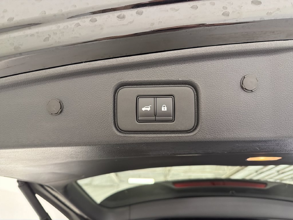 Certified 2025 Nissan Pathfinder Platinum w/ Lighting Package (N93) FWD image 18