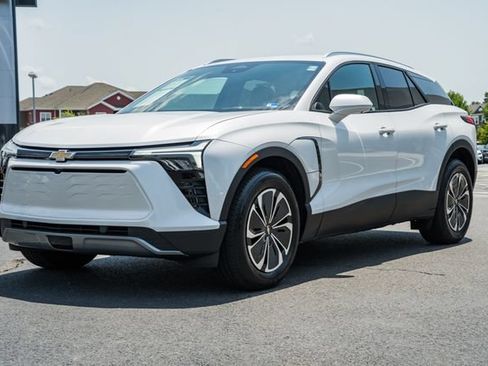 Used 2024 Chevrolet Blazer EV LT AWD/4WD image 3