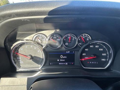 Used 2021 Chevrolet Silverado 1500 LT AWD/4WD image 19