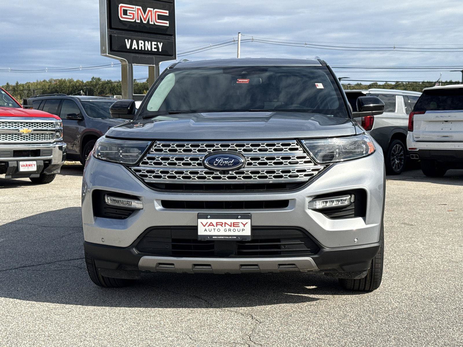 Used 2024 Ford Explorer Limited AWD/4WD image 2