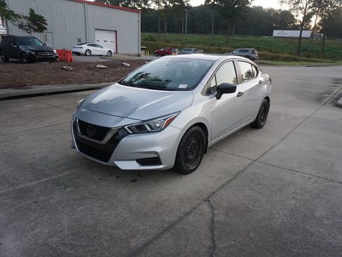 Used 2021 Nissan Versa S FWD image 19