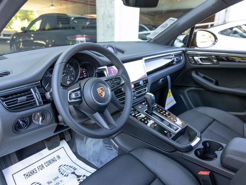 New 2026 Porsche Macan AWD/4WD image 4