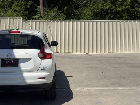 Used 2014 Nissan Juke SV w/ Navigation Package FWD image 10
