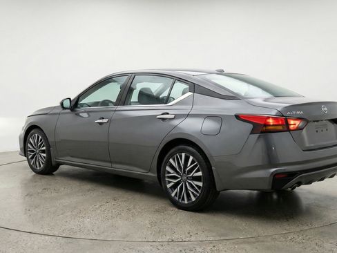 Used 2025 Nissan Altima 2.5 SV image 6