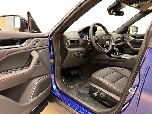 Used 2024 Maserati Levante GT Ultima image 18