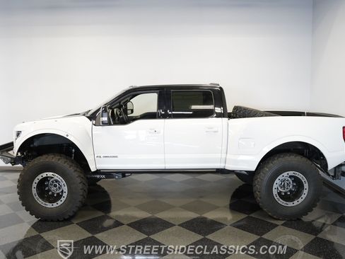 Used 2022 Ford F250 Lariat w/ Lariat Ultimate Package image 2