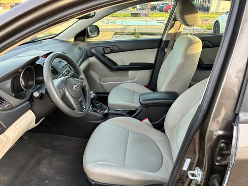 Used 2012 Kia Forte EX FWD image 13