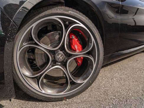 New 2025 Alfa Romeo Giulia w/ Veloce Package Rwd image 3