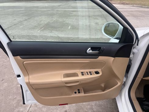 Used 2009 Volkswagen Jetta SE image 10