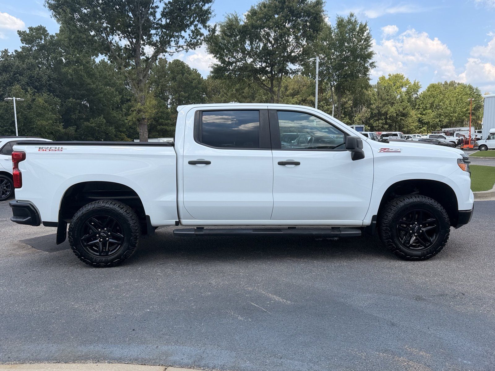 Used 2022 Chevrolet Silverado 1500 Custom Trail Boss w/ LPO, Dark Essentials Package AWD/4WD image 13