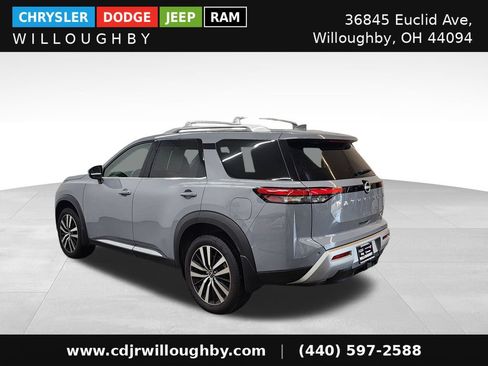 Used 2025 Nissan Pathfinder Platinum AWD/4WD image 7