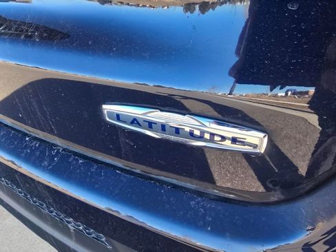 Used 2018 Jeep Compass Latitude w/ Popular Equipment Group image 9