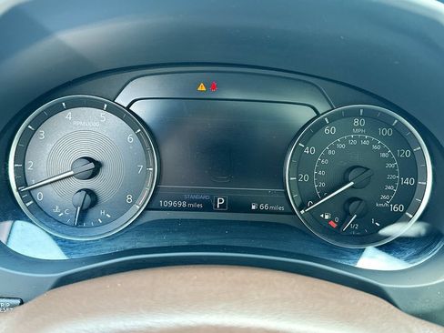 Used 2019 INFINITI QX50 Essential w/ Sensory Package FWD image 12