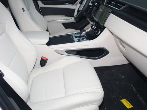 New 2026 Jaguar F-PACE R-Dynamic S image 3