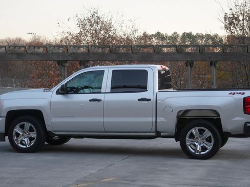 Used 2018 Chevrolet Silverado 1500 Custom w/ Custom Convenience Package image 8