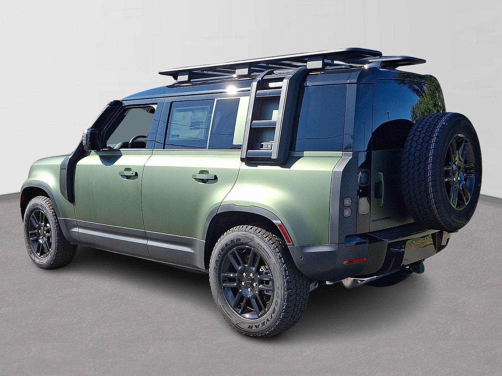 New 2026 Land Rover Defender 110 S AWD/4WD image 4