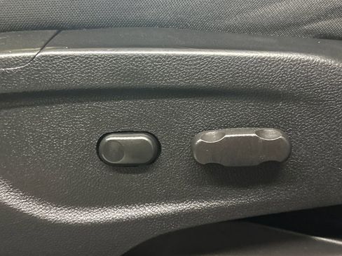 Used 2020 Chevrolet Trax LS w/ Fleet Convenience Package FWD image 31