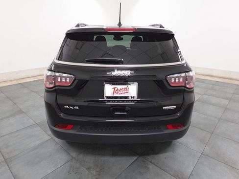 Used 2026 Jeep Compass Latitude AWD/4WD image 4