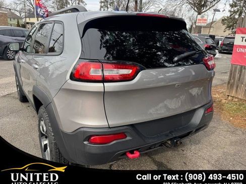 Used 2015 Jeep Cherokee Trailhawk w/ Comfort/Convenience Group image 5