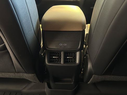 Used 2026 Chevrolet Equinox ACTIV w/ Safety and Technology Package FWD image 27