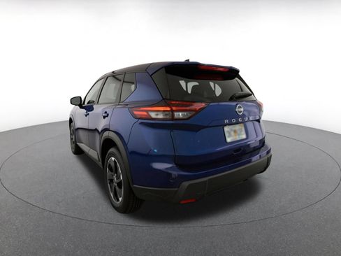 Used 2025 Nissan Rogue SV FWD image 12