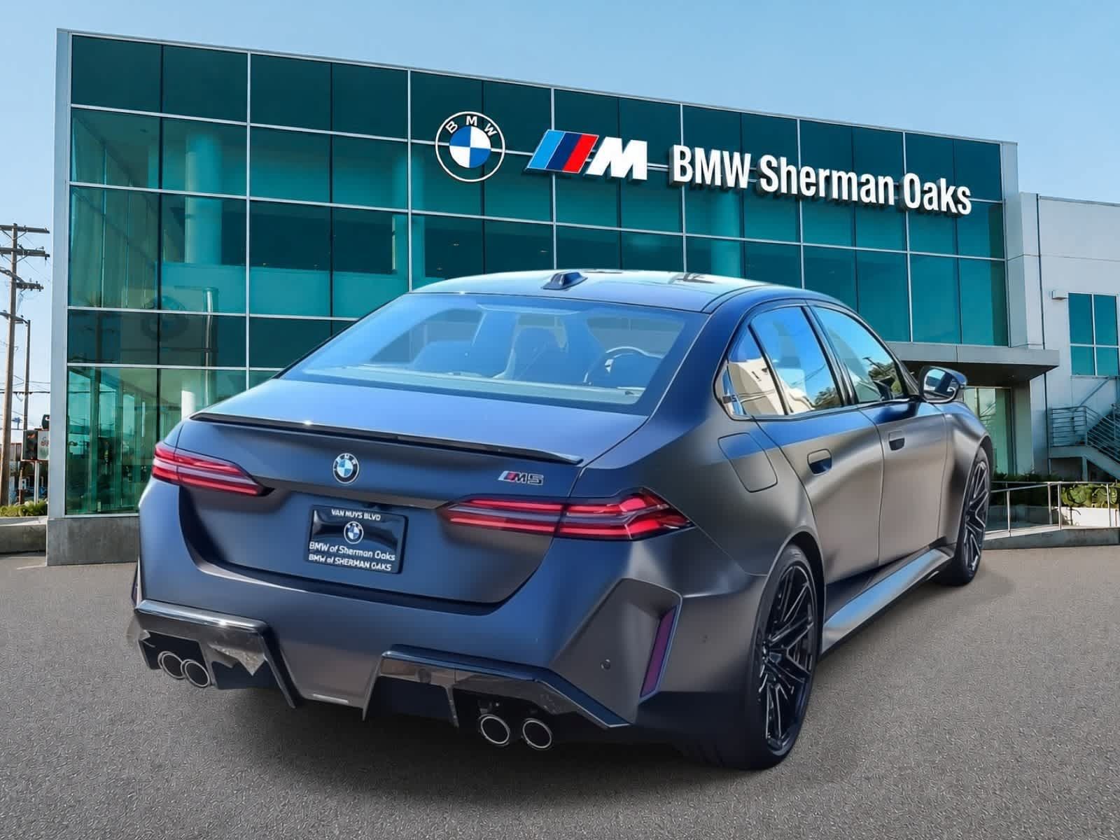 New 2026 BMW M5 w/ Carbon Package AWD/4WD image 4