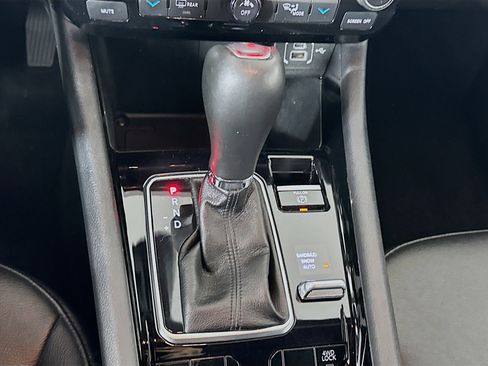 Used 2025 Jeep Compass Limited image 24