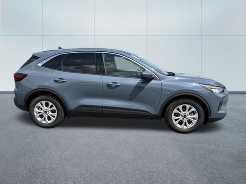 Used 2024 Ford Escape Active w/ Tech Pack #2 FWD image 2