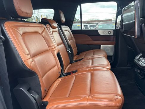 Used 2021 Lincoln Navigator L Reserve image 19
