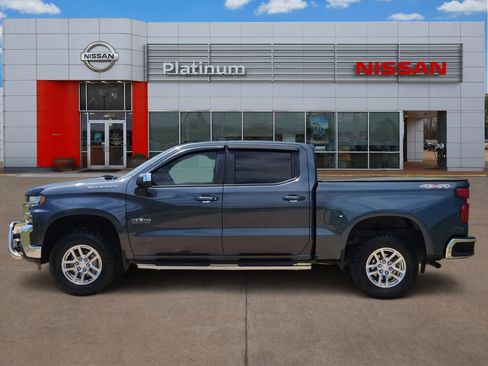Used 2021 Chevrolet Silverado 1500 LT AWD/4WD image 3