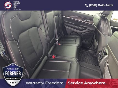 Used 2023 Jeep Grand Cherokee Limited RWD image 30