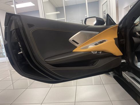 Used 2023 Chevrolet Corvette Stingray Preferred Conv w/ Chrome Exterior Badge Package image 9